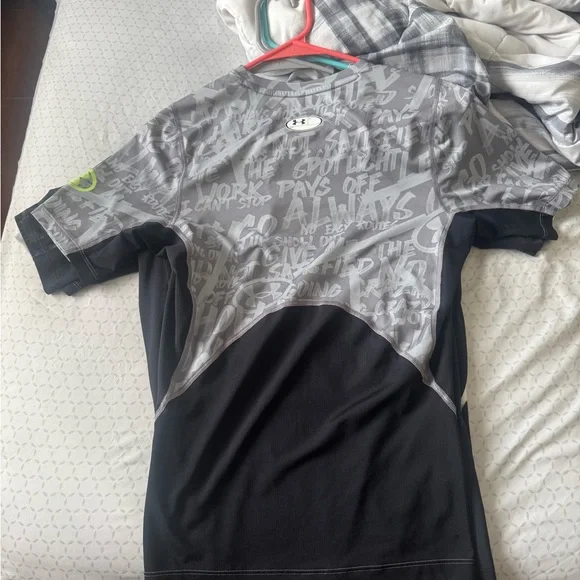 Under Armour Gray, White, and Black HeatGear Shirt - Picture 3 of 8
